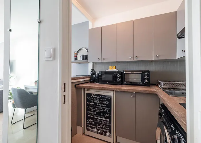 Appartement Sea View & Promenade Des *