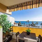 Sea View & Promenade Des *