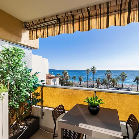 Sea View & Promenade Des *