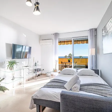 Апартаменты Sea View & Promenade Des